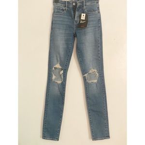 Levi’s skinny jeans waist 26 in